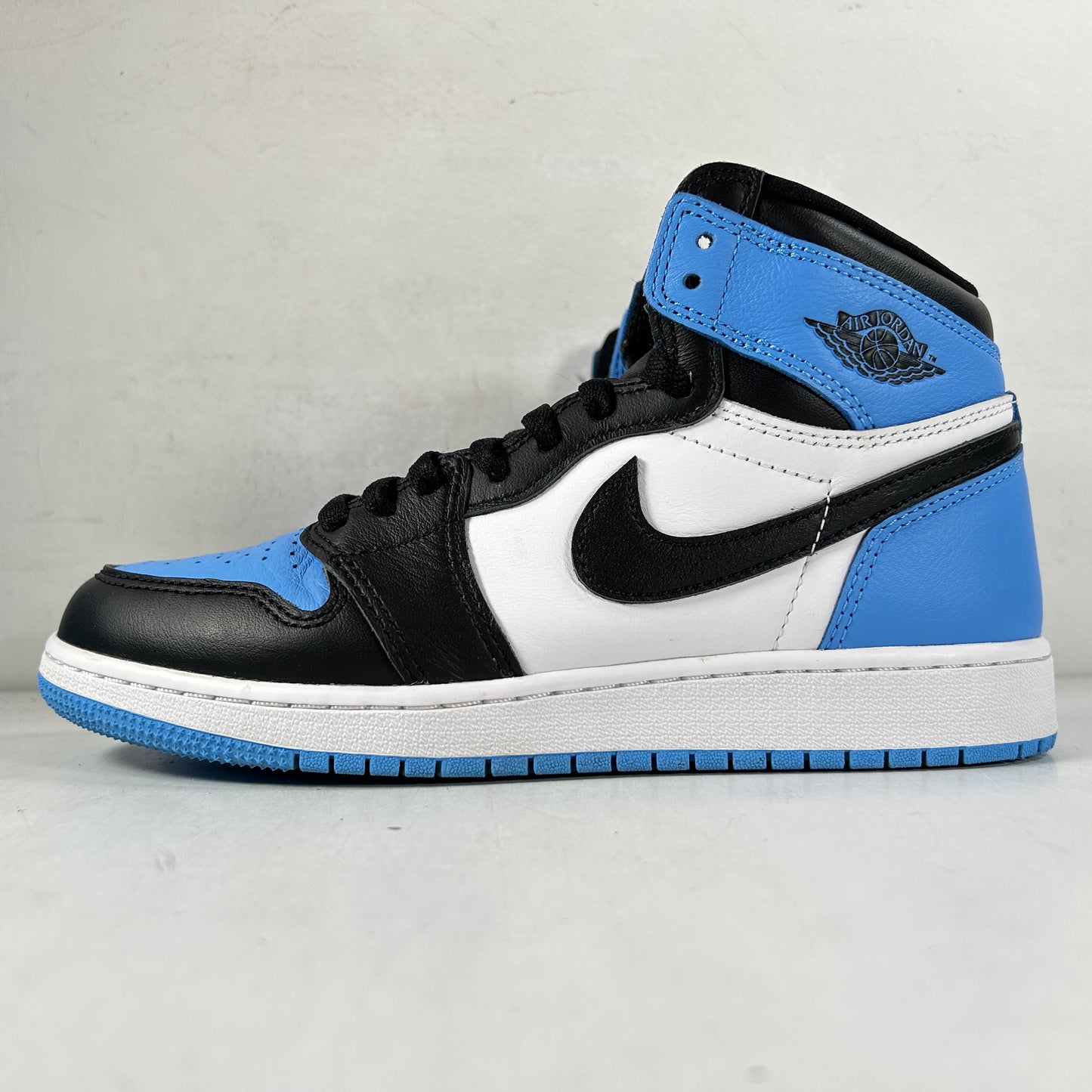 FD1437 400 Jordan 1 Retro High OG UNC Toe (GS) [USED] - 6 Y (Used)