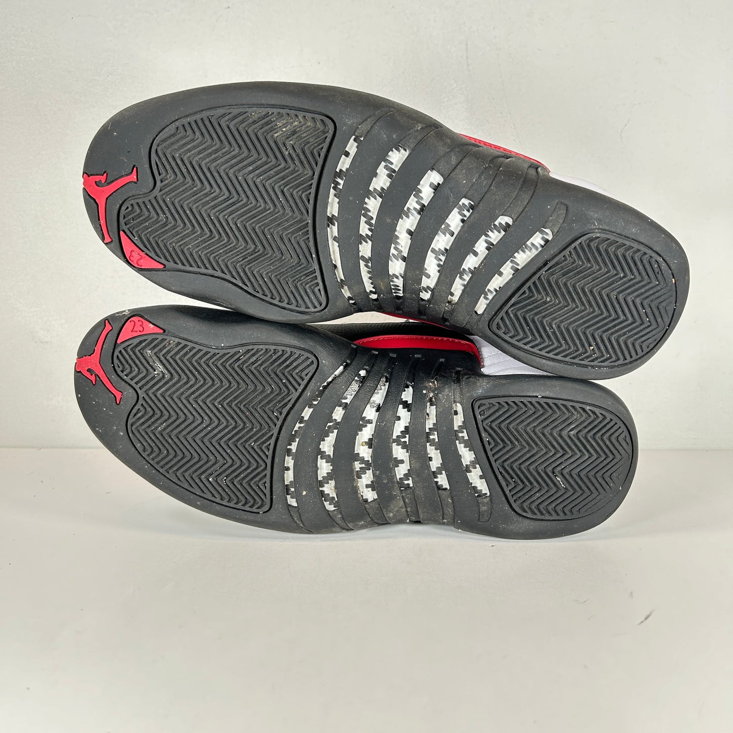 CT8013 162 Air Jordan 12 Red Taxi [USED] - 9.5 M (Used2)