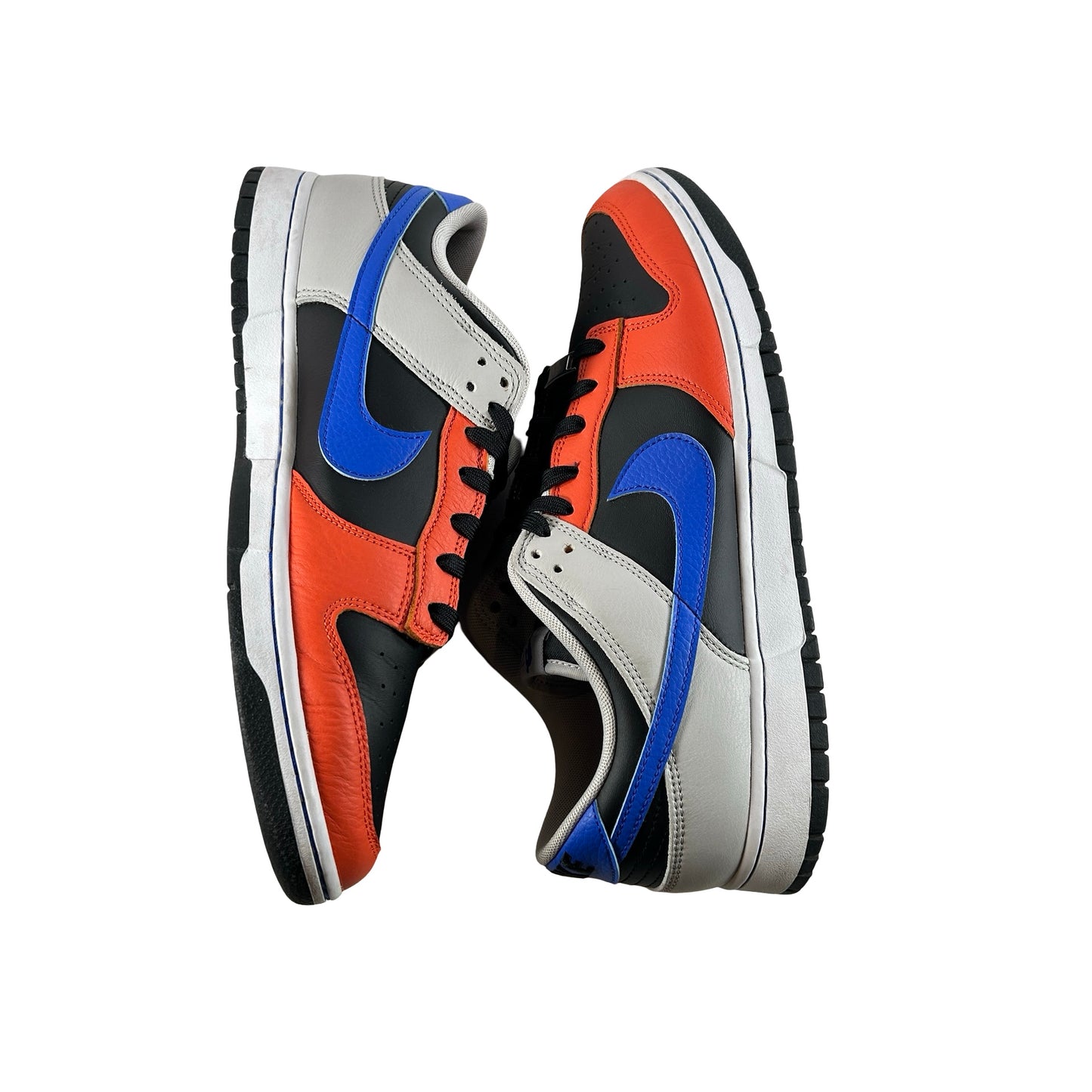 DD3363 002 Nike Dunk Low EMB NBA 75th Anniversary Knicks [USED] - 13 M (Used)