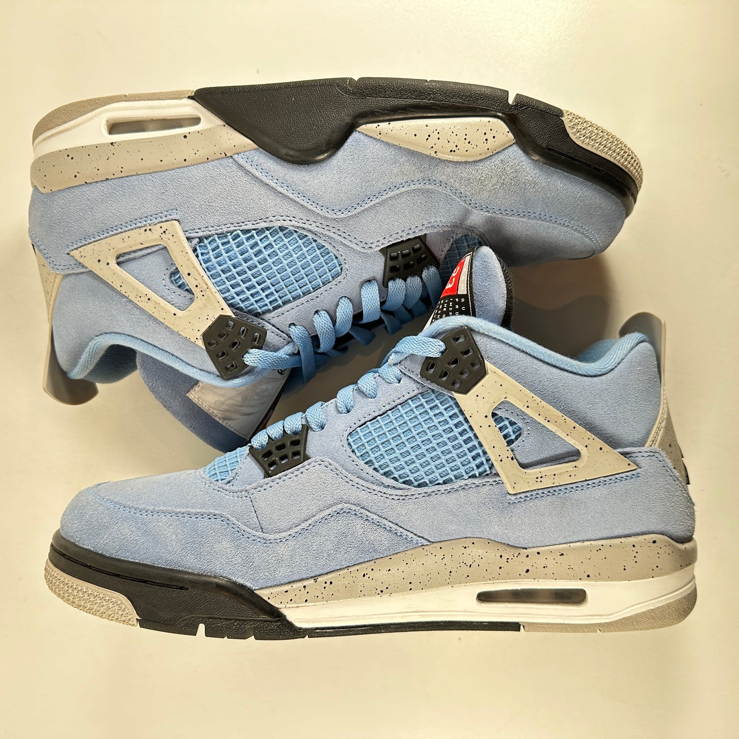 CT8527 400 Jordan 4 University Blue [USED] - 11.5 M (Used)