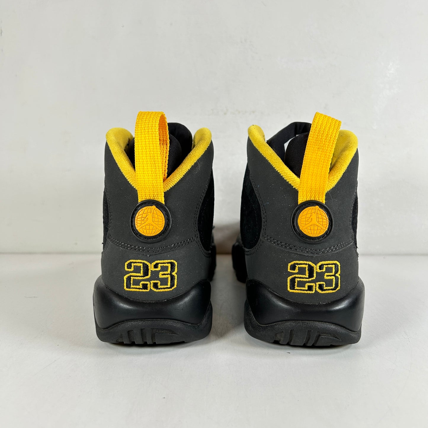 302359 070 Jordan 9 Retro Dark Charcoal University Gold (GS) [USED] - 4.5 Y (Used) (No Box)