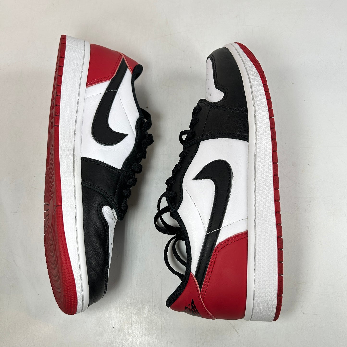 CZ0790 106  Jordan 1 Retro Low OG Black Toe (2023) [USED] - 9 M (Used2)