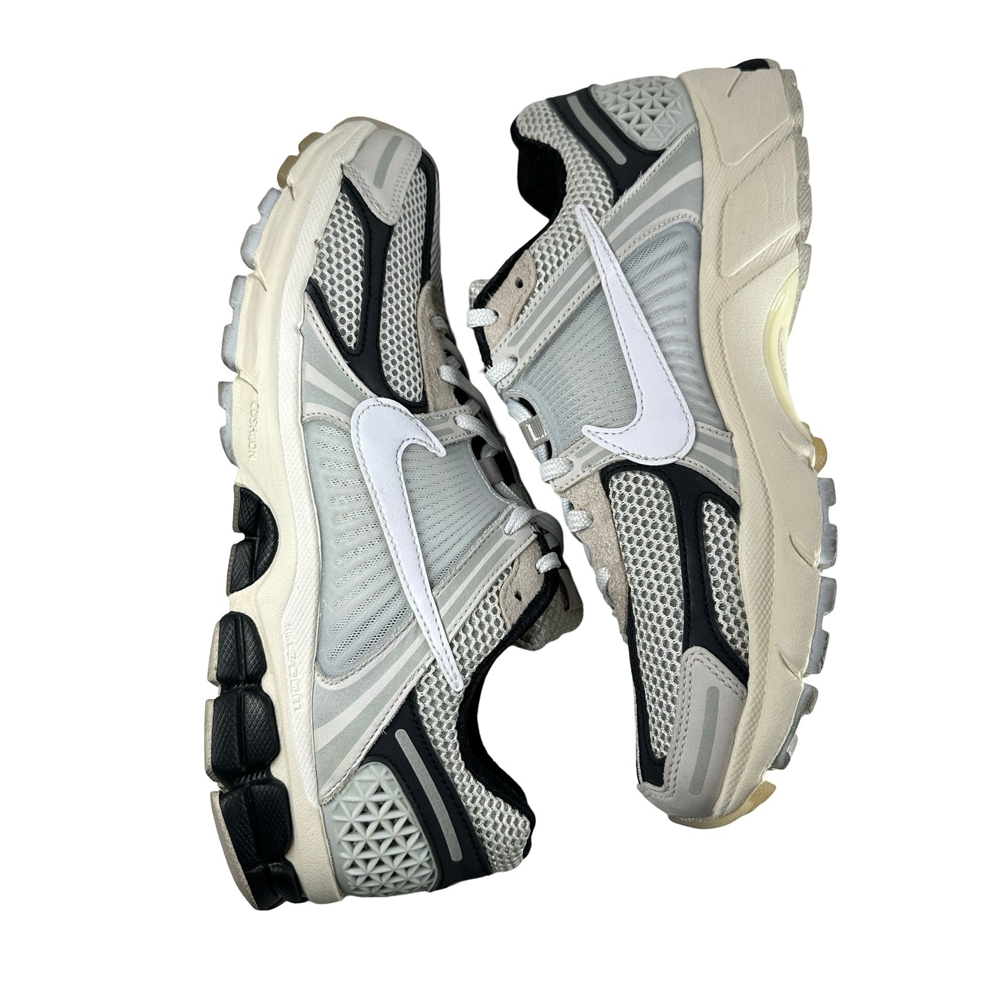 FN7649 110 Nike Zoom Vomero 5 Supersonic Light Bone Black [USED] - 9.5 M (Used)