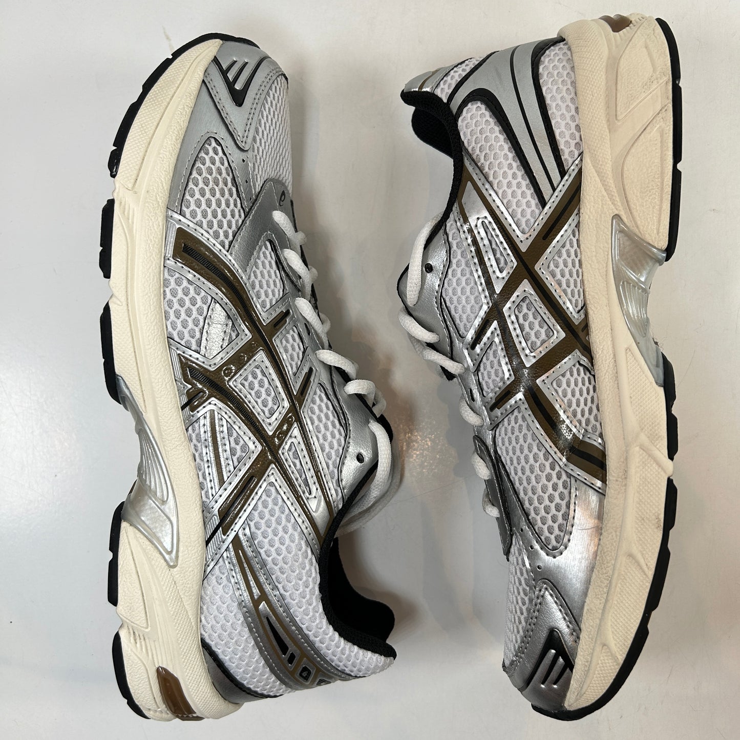 1201A256 113 ASICS Gel-1130 White Clay Canyon [USED] - 9 M (Used)