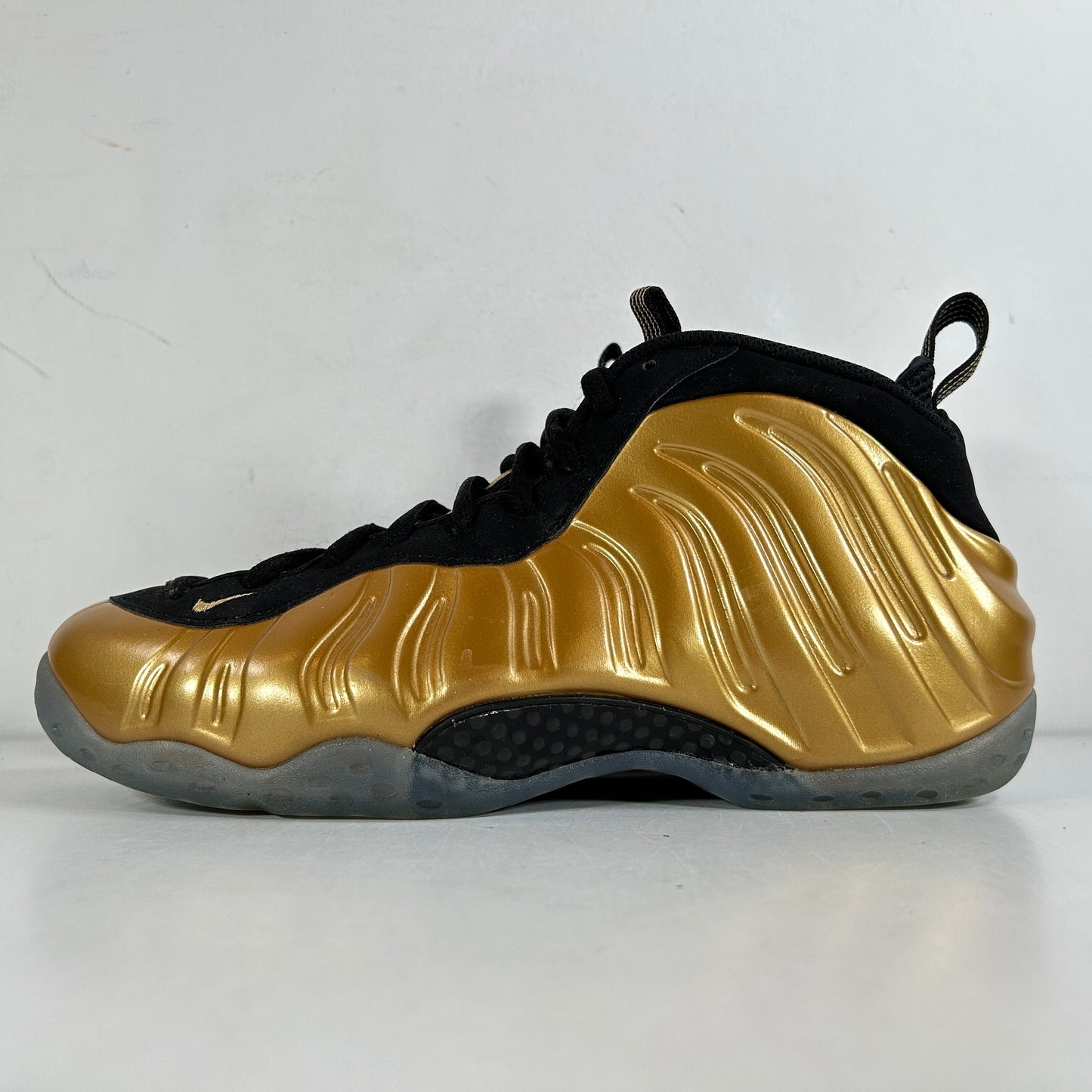 314996 700 Nike Air Foamposite One Metallic Gold [USED] - 11 M (Used)