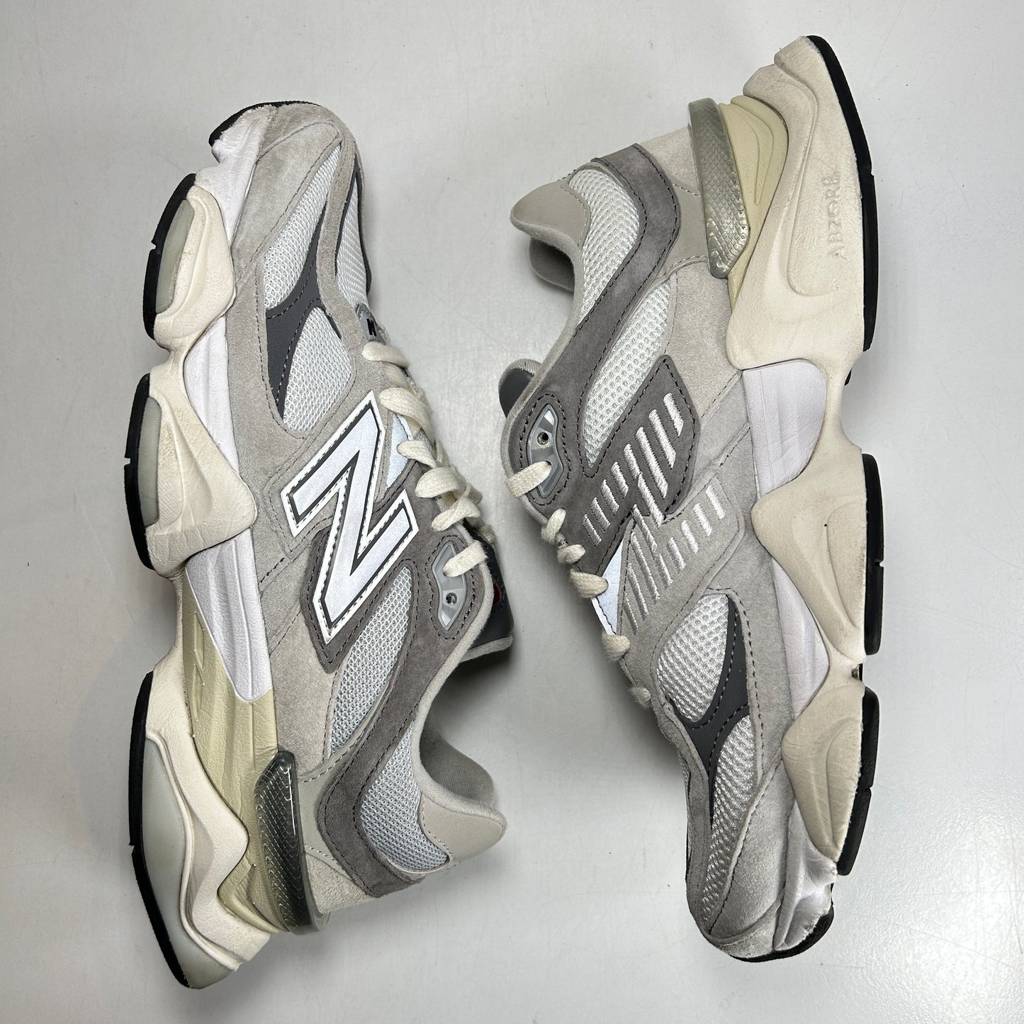 U9060GRY New Balance 9060 Rain Cloud Grey [USED] - 8.5 M (Used)