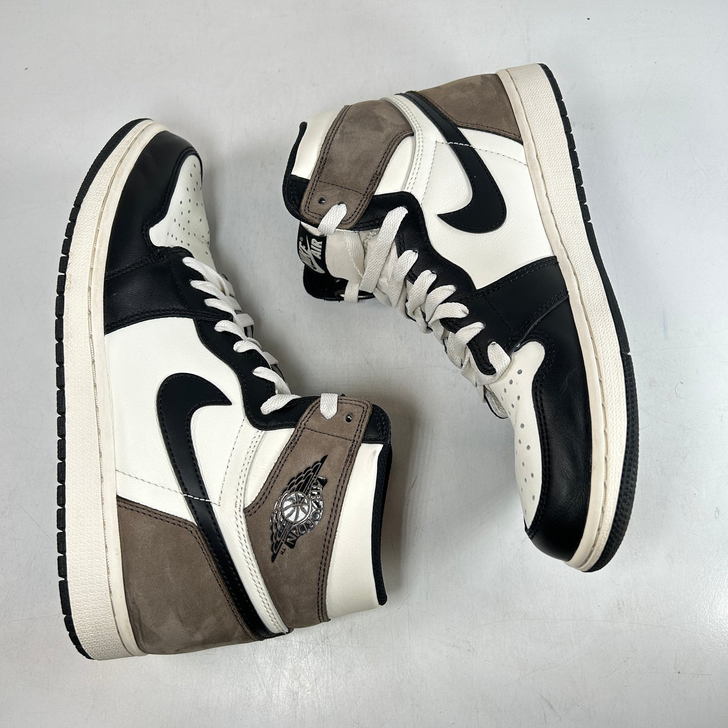 555088 105 Jordan 1 Mocha [USED] - 10.5 M (Used6)