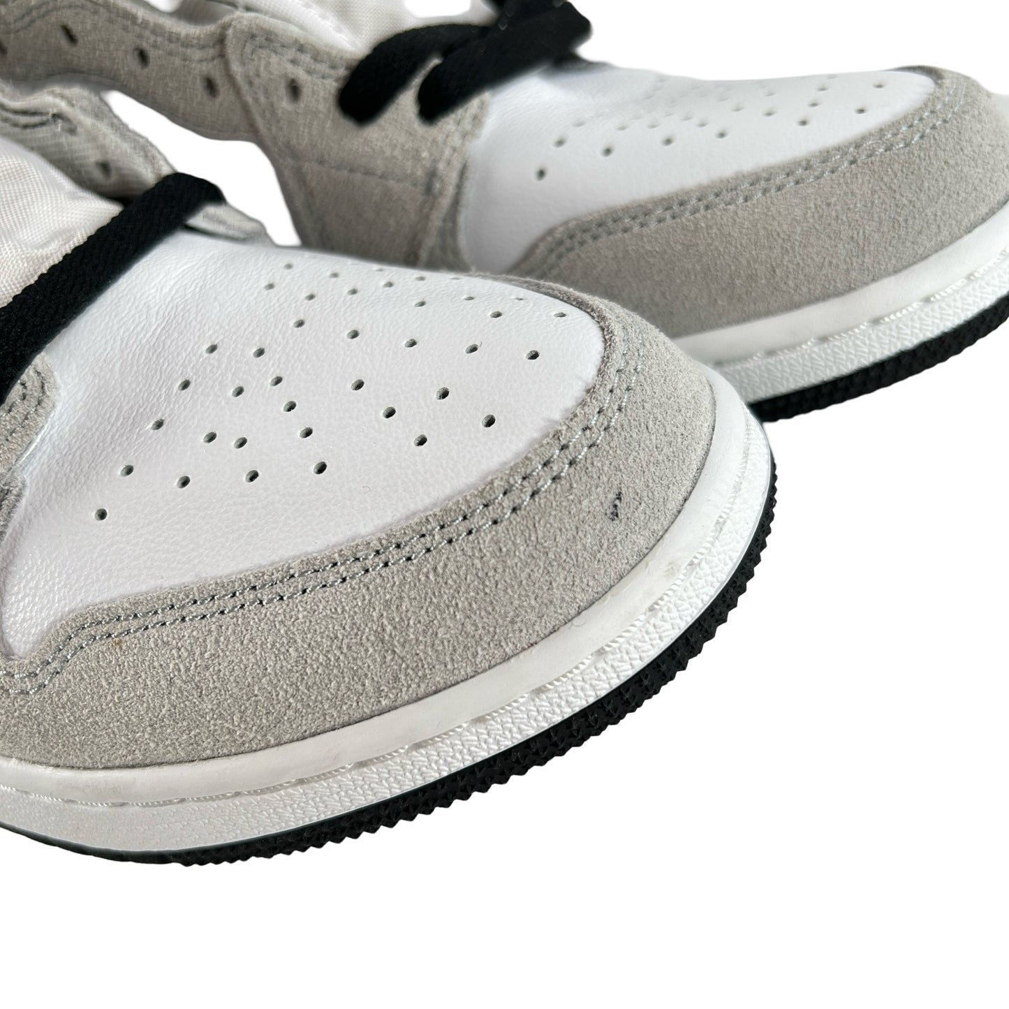 575441 126 Jordan 1 Retro High Light Smoke Grey (GS) [CONDITIONAL] - 6 Y (Small mark on right toe box) (No Box)