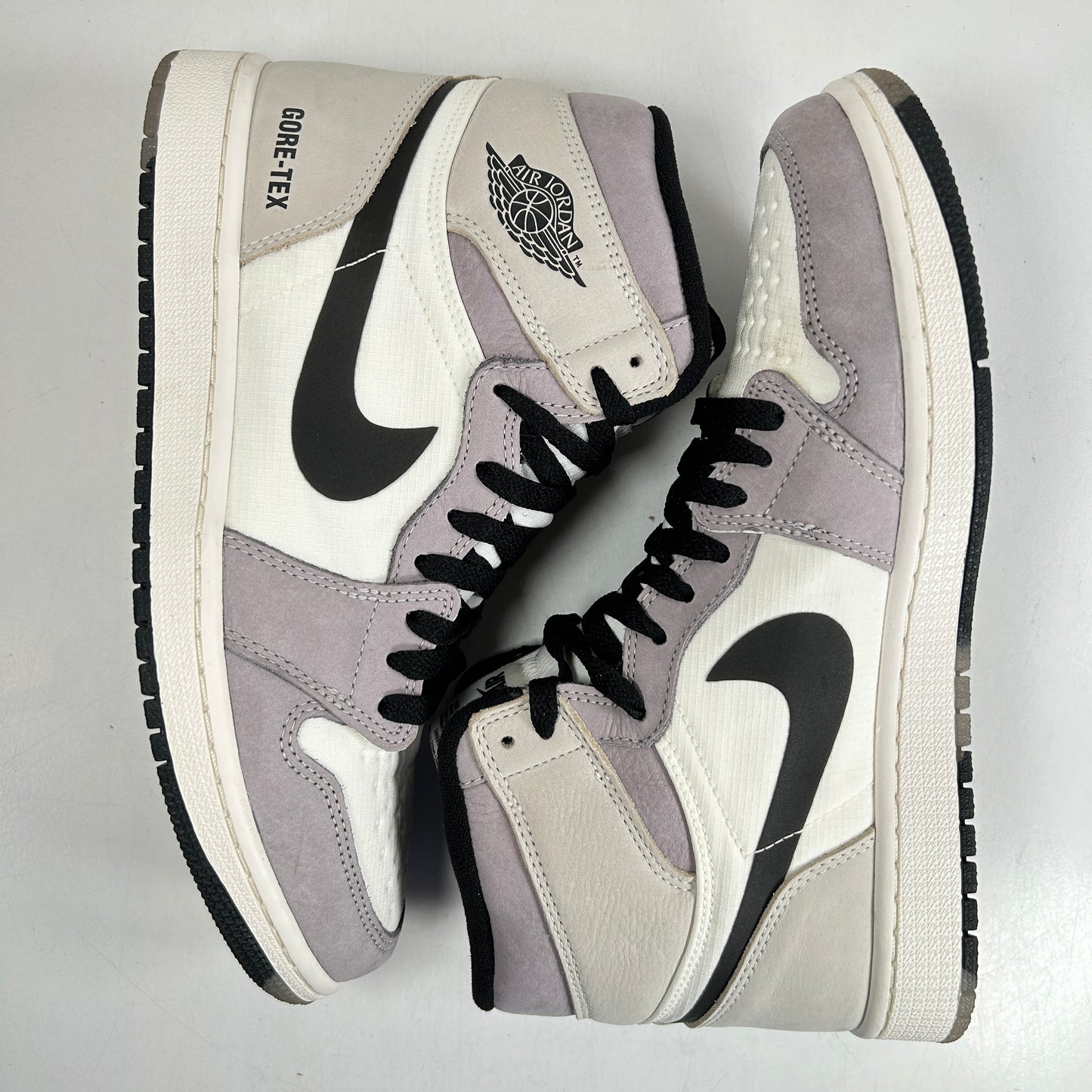 DB2889 100 Jordan 1 Retro High Element Gore-Tex Light Bone [USED] - 8.5 M (VNDS)