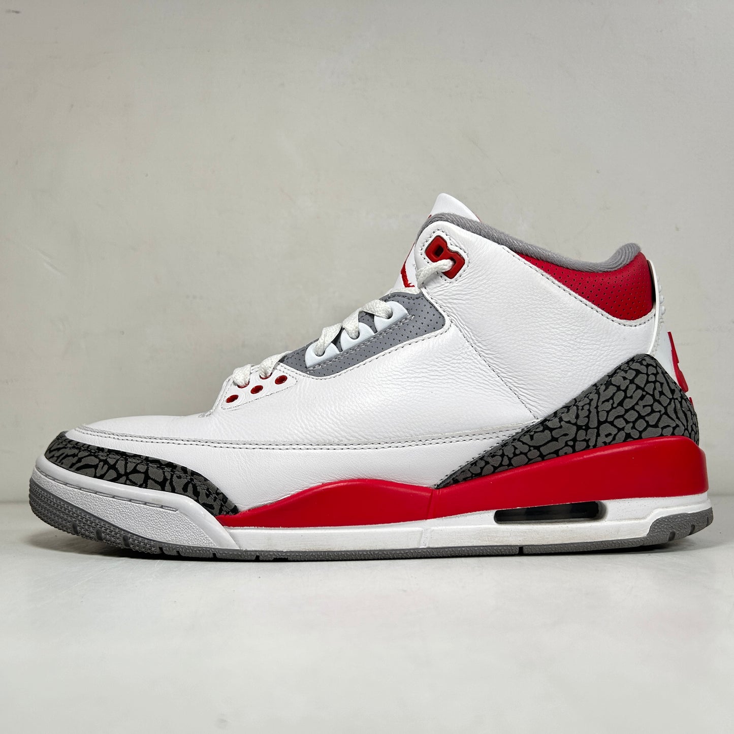 DN3707 160 Jordan 3 Retro Fire Red (2022) [USED] - 11.5 M (Used)