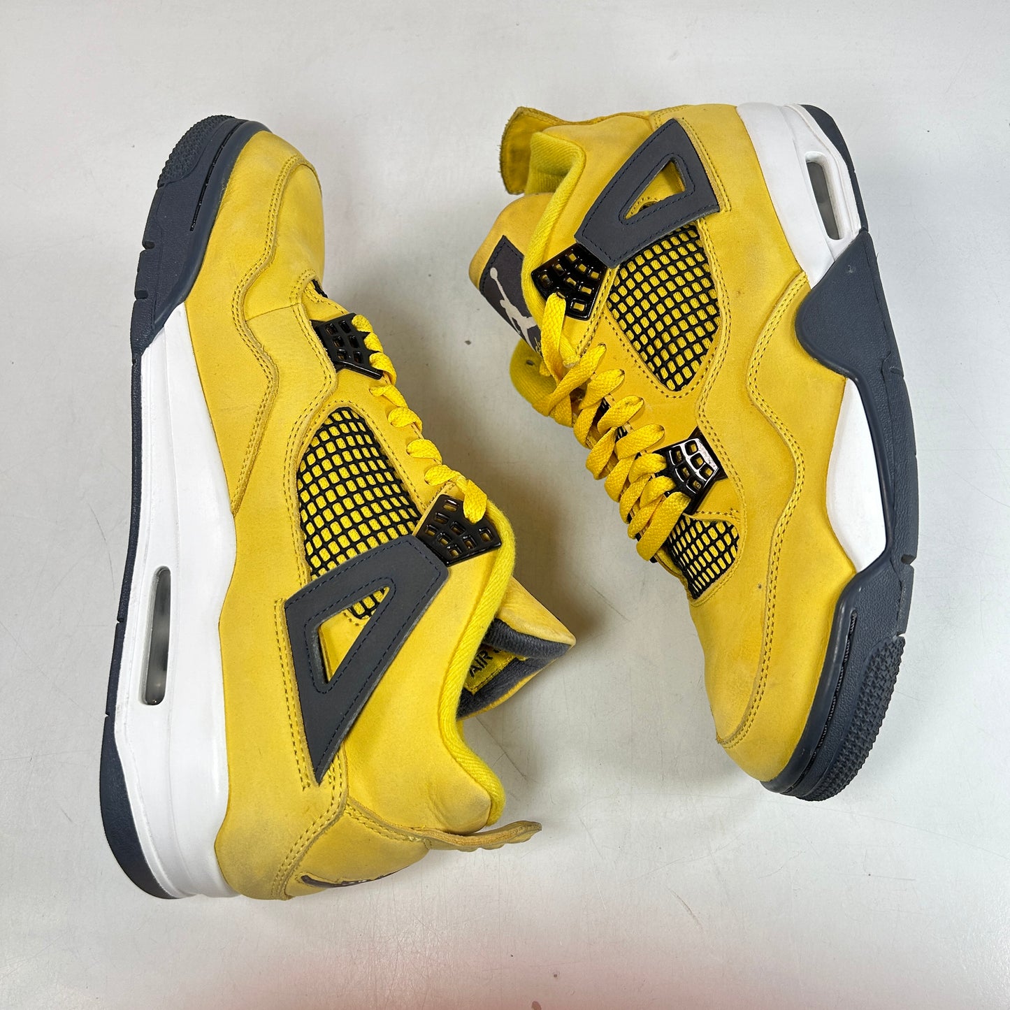 CT8527 700 Jordan 4 Retro Lightning [USED] - 11 M (Used4)