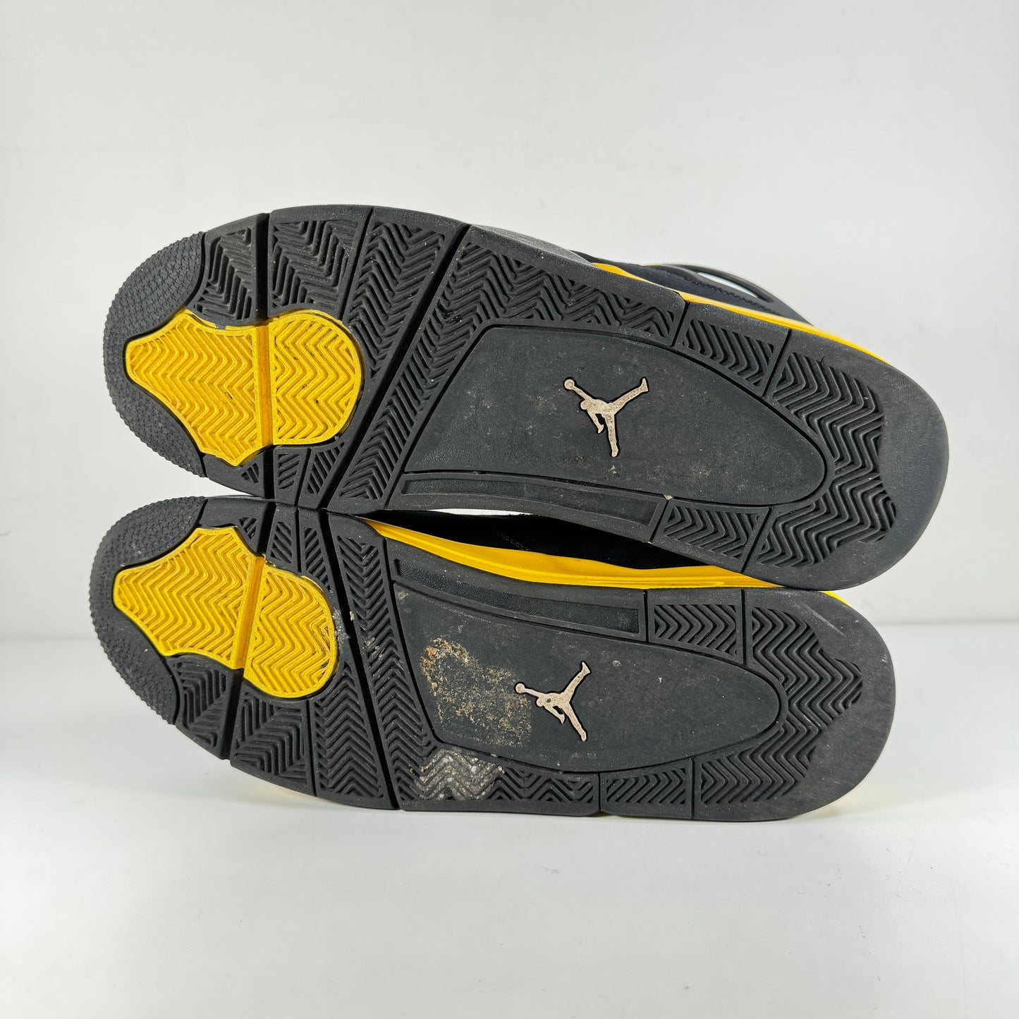 DH6927 017 Jordan 4 Retro Thunder [USED] - 14 M (Used)
