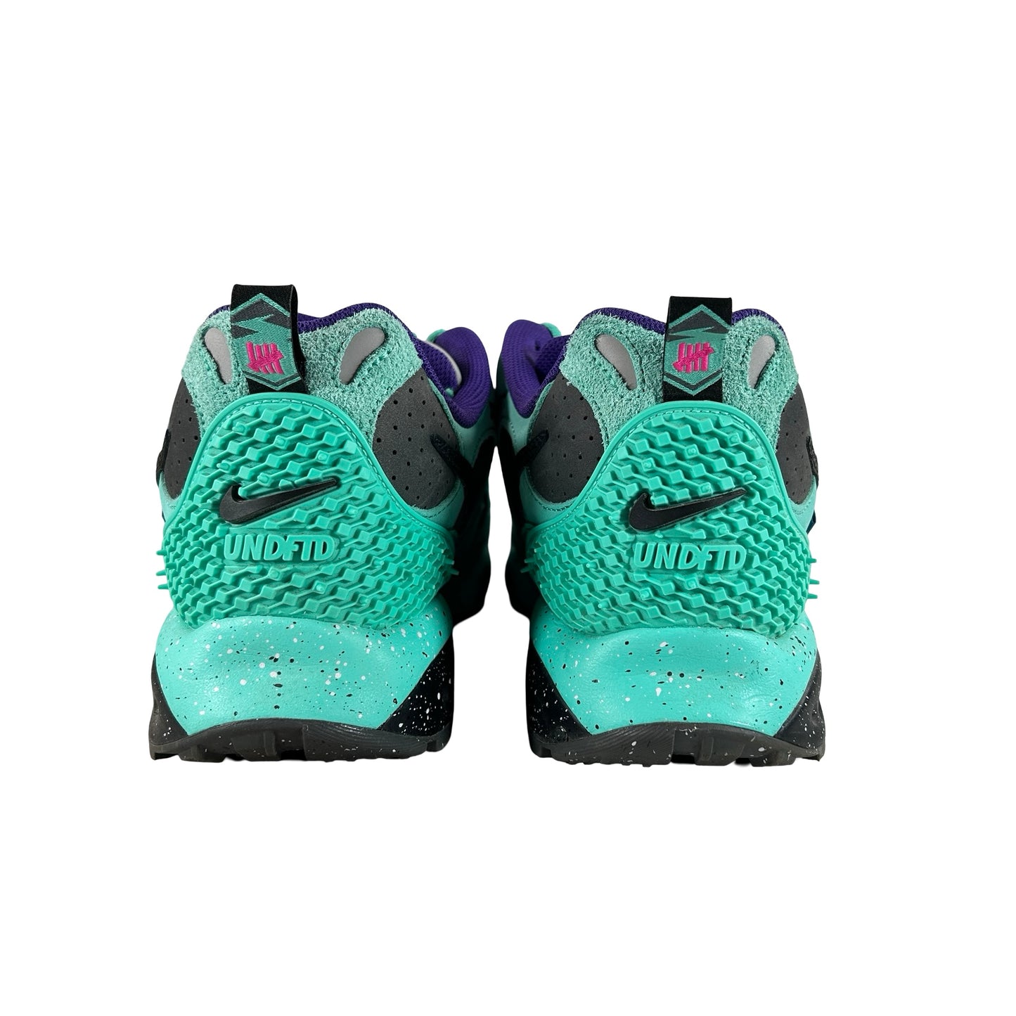 FN7546 301 Nike Air Terra Humara Undefeated Light Menta [USED] - 11 M (Used)