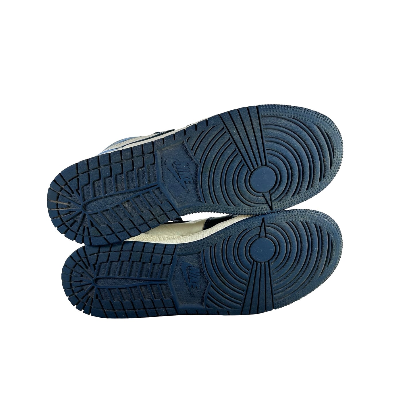 575441 140 Jordan 1 Retro High Obsidian (GS) [USED] - 5.5 Y (Used)