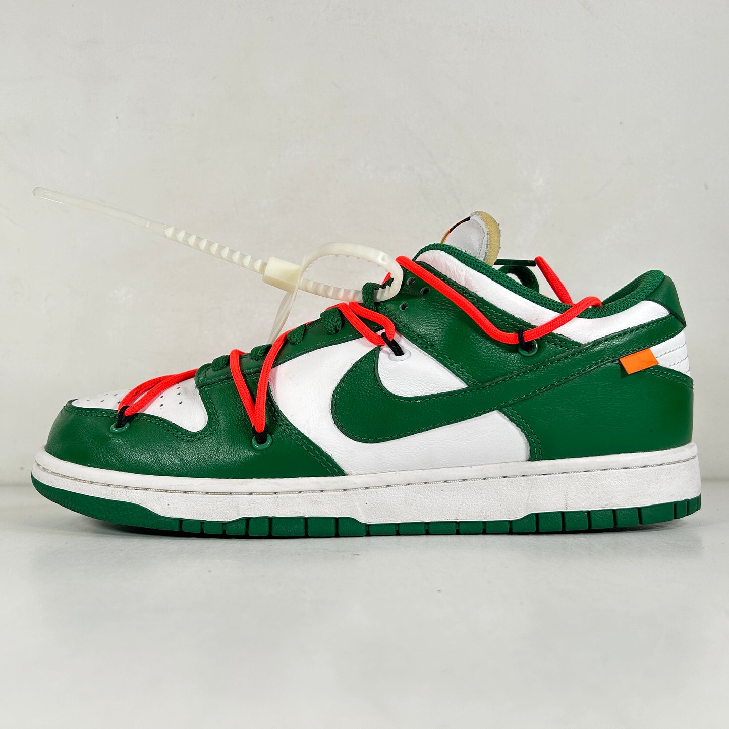 CT0856 100 Nike Dunk Low Blanco roto Verde