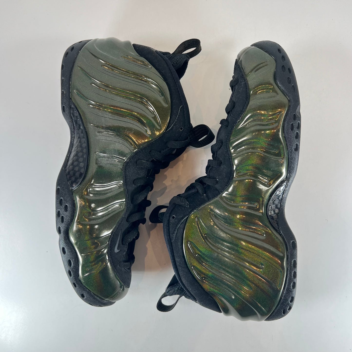 314996 301 Nike Air Foamposite One Legion Green [USED] - 9.5 M (Used)