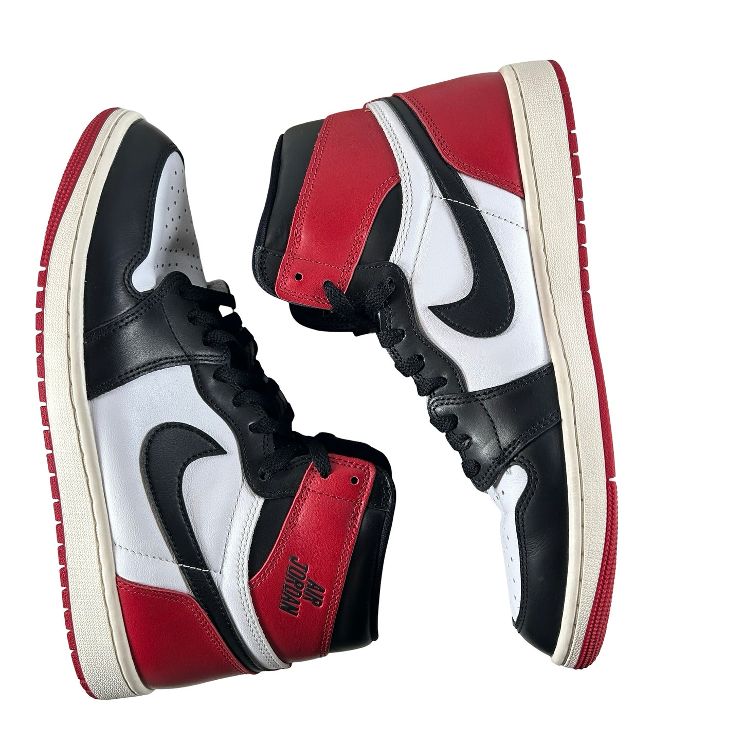 DZ5485 106 Jordan 1 Retro High OG Black Toe Reimagined [USED] - 11 M (Used5) (No Box5)