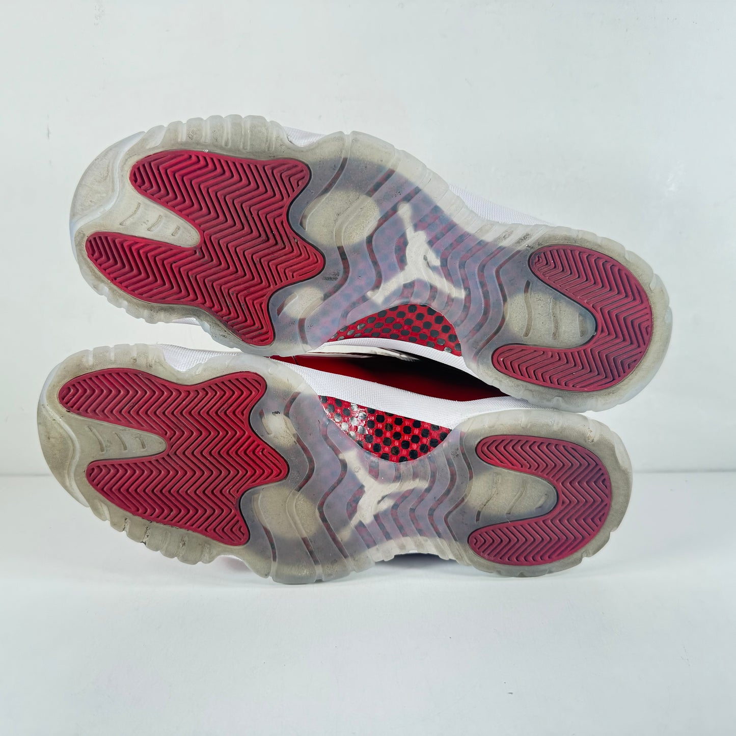 CT8012 116 Jordan 11 Retro Cereza (2022)
