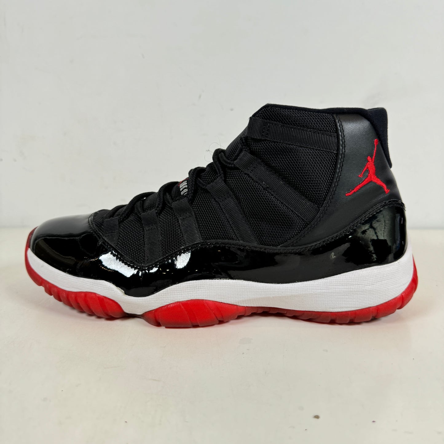 378037 010  Jordan 11 Retro Playoffs (2012) [USED] - 10.5 M (Used)