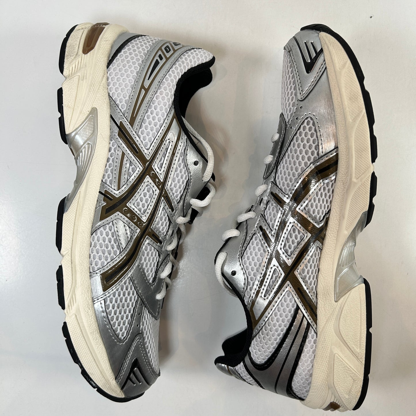 1201A256 113 ASICS Gel-1130 White Clay Canyon [USED] - 9 M (Used)