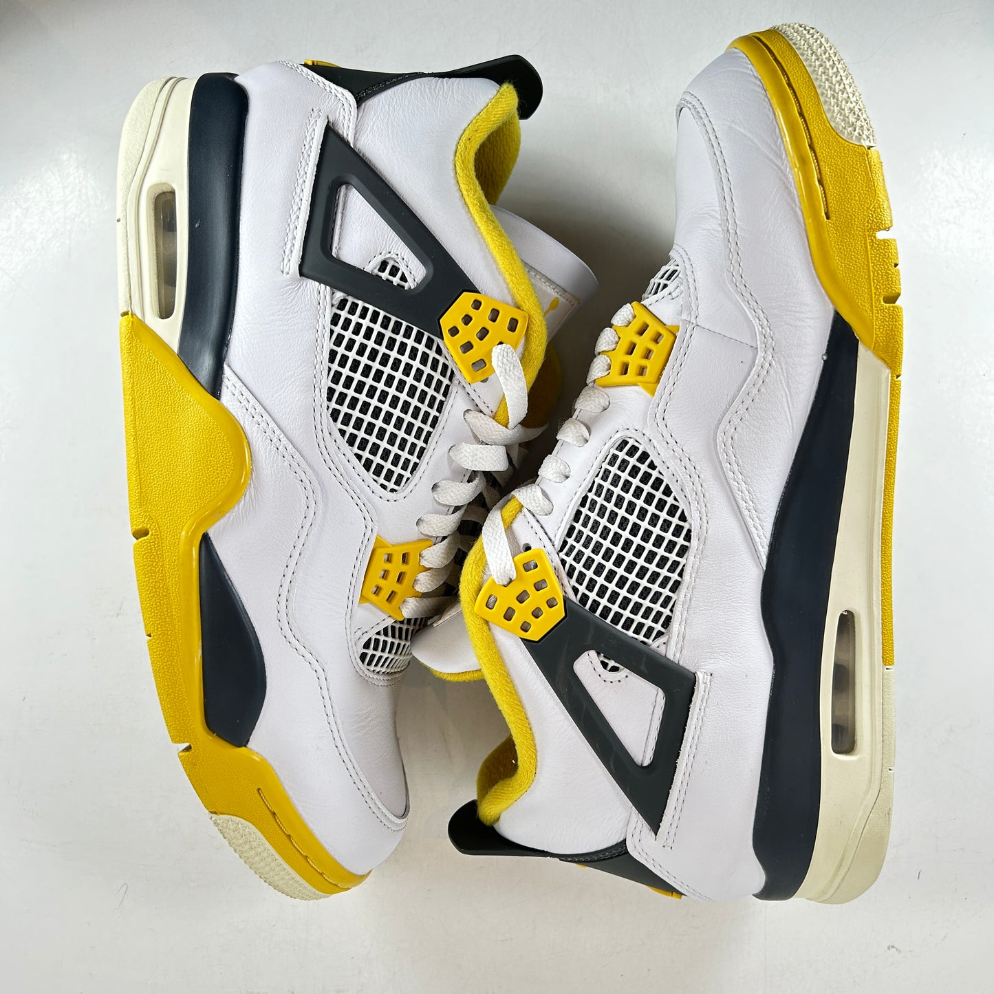 AQ9129 101 Jordan 4 Retro Vivid Sulfur (Women's) [USED] - 11 W (Used) (Replace Box) (No Insoles)
