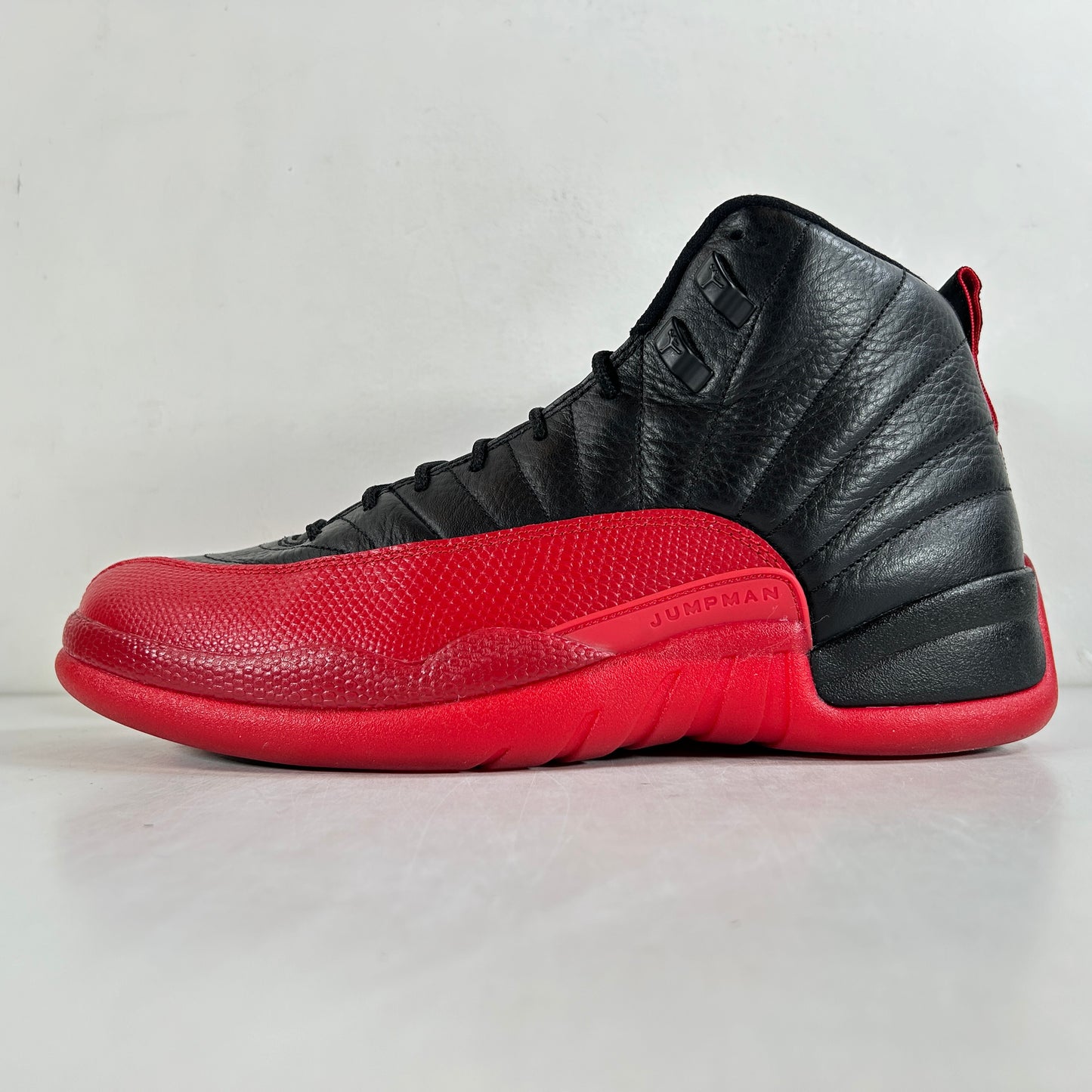 130690 002 Jordan 12 Retro Flu Game (2016) [USED] - 10.5 M (VNDS) (Replace Box)