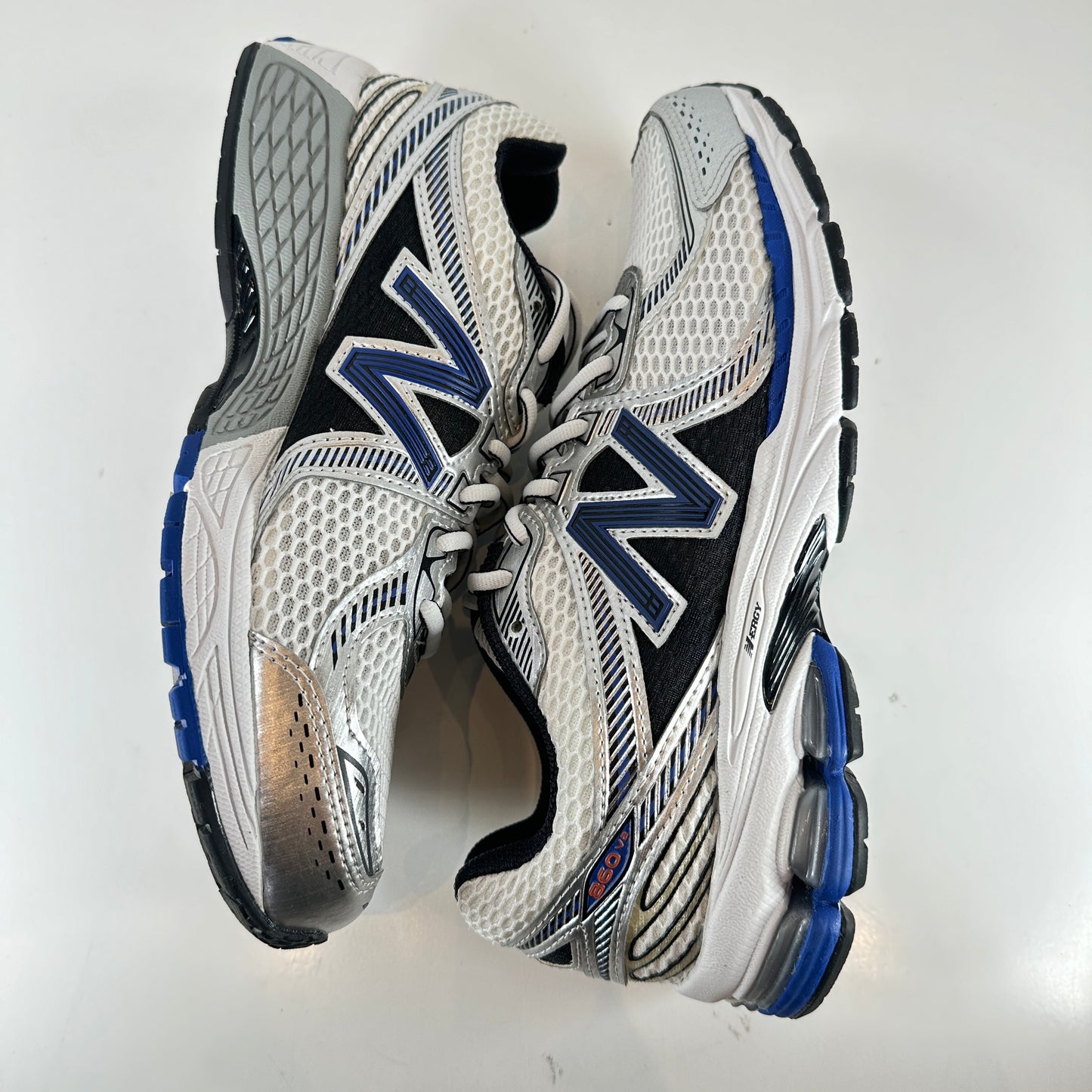 ML860XB New Balance 860v2 White Team Royal Silver [USED] - 8.5 M (Used)