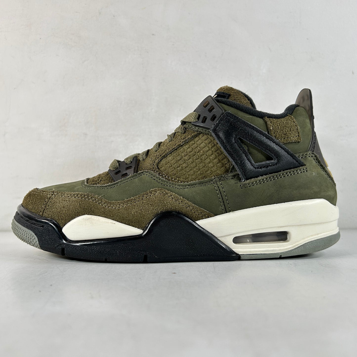 FB9928 200 Jordan 4 Retro SE Craft Medium Olive (GS) [USED] - 6.5 Y (Used)