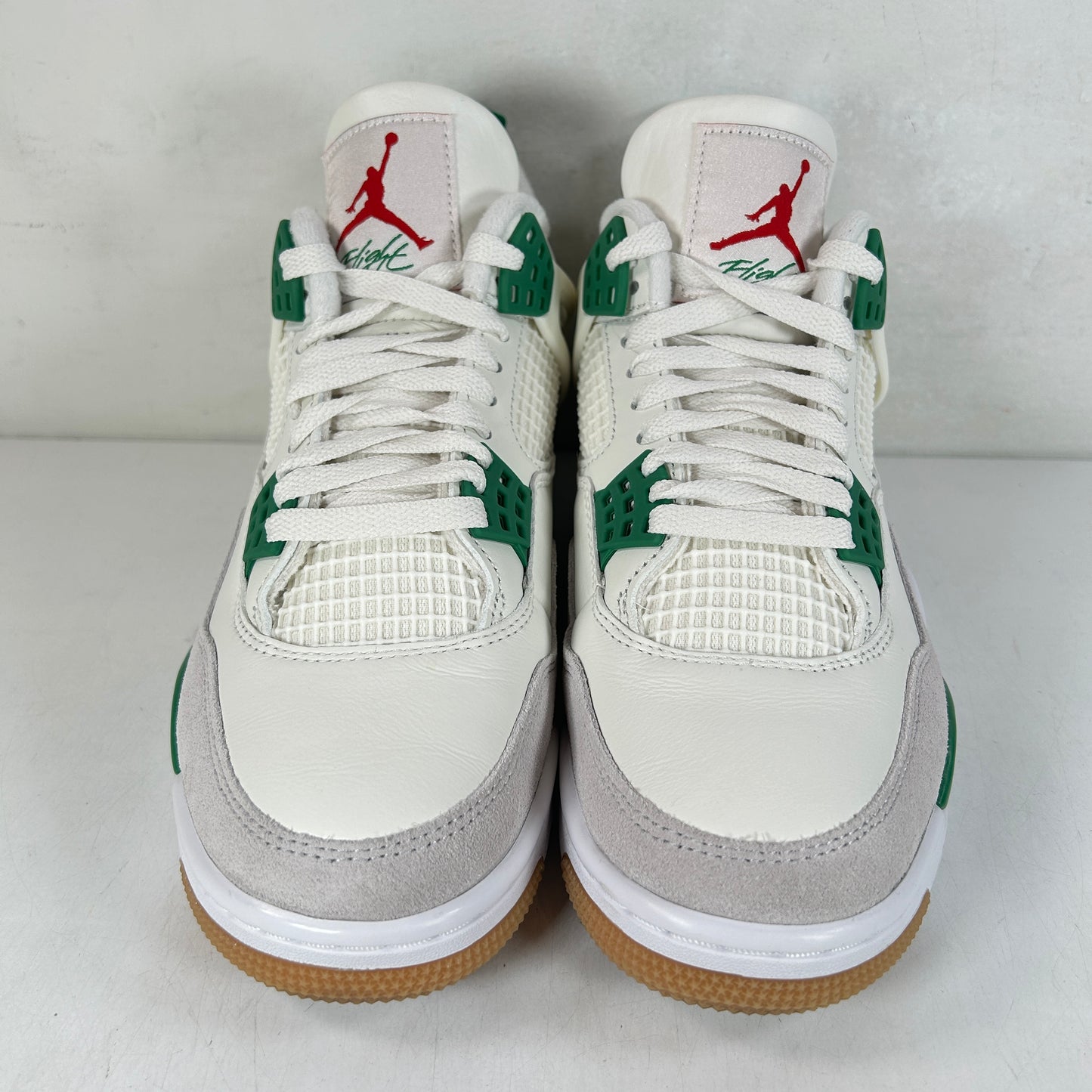 DR5415 103 Jordan 4 Retro SB Pine Green [USED] - 8 M (VNDS) (Scratch On Inner Left Foot)