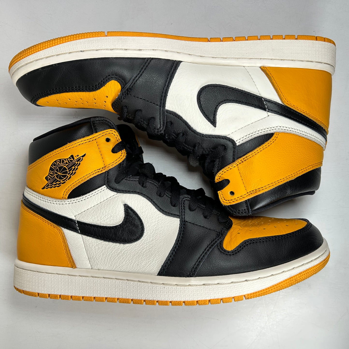 555088 711 Jordan 1 Retro High OG Yellow Toe [USED] - 11 M (Used2)