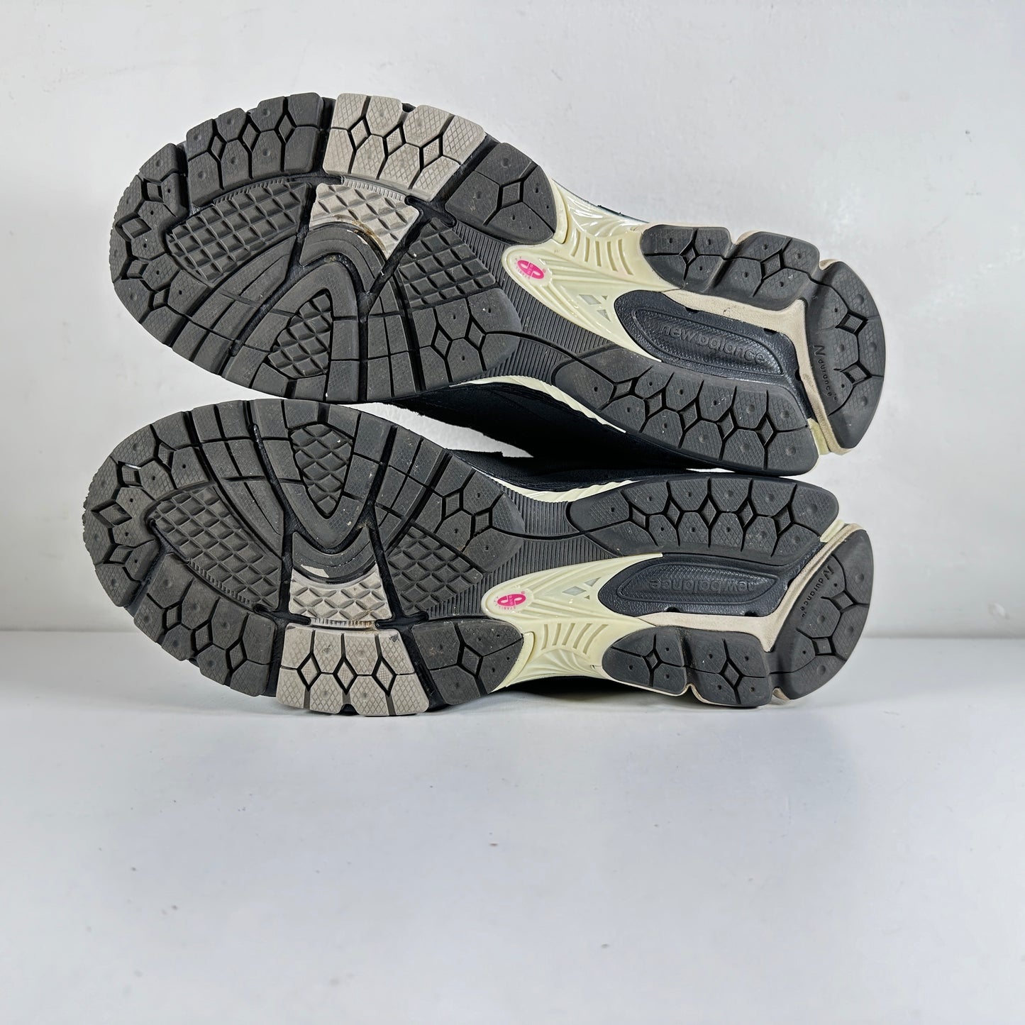 M2002RGV New Balance 2002R Black Grey [USED] - 9.5 M (Used) (No Box)