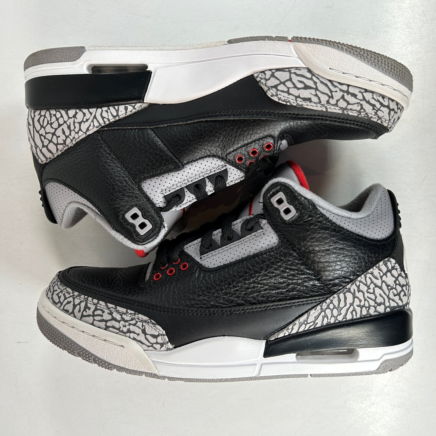 854262 001 Jordan 3 Black Cement 2018 [USED] - 8 M (Used3)