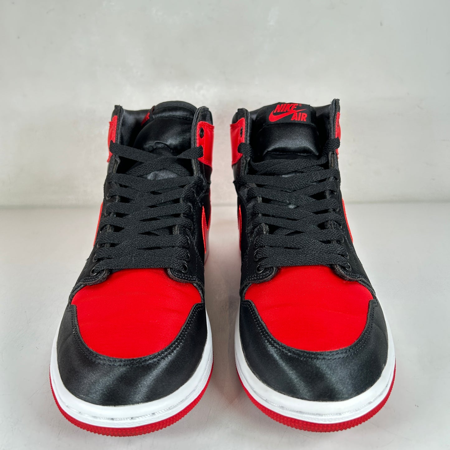 FD4810 061 Jordan 1 Retro High OG Satin Bred [USED] - 9.5 W (Used2)