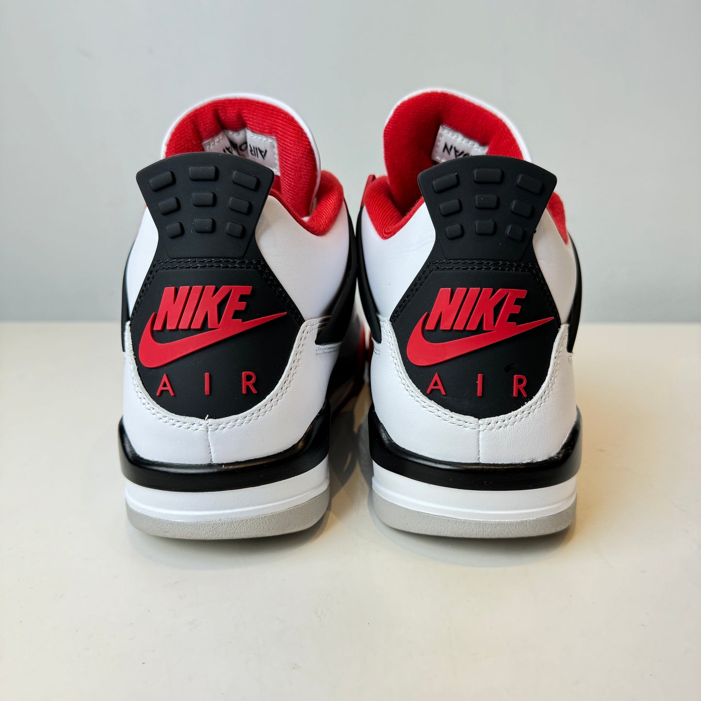 DC7770 160 Jordan 4 Retro Fire Red (2020) [USED] - 8.5 M (VNDS)