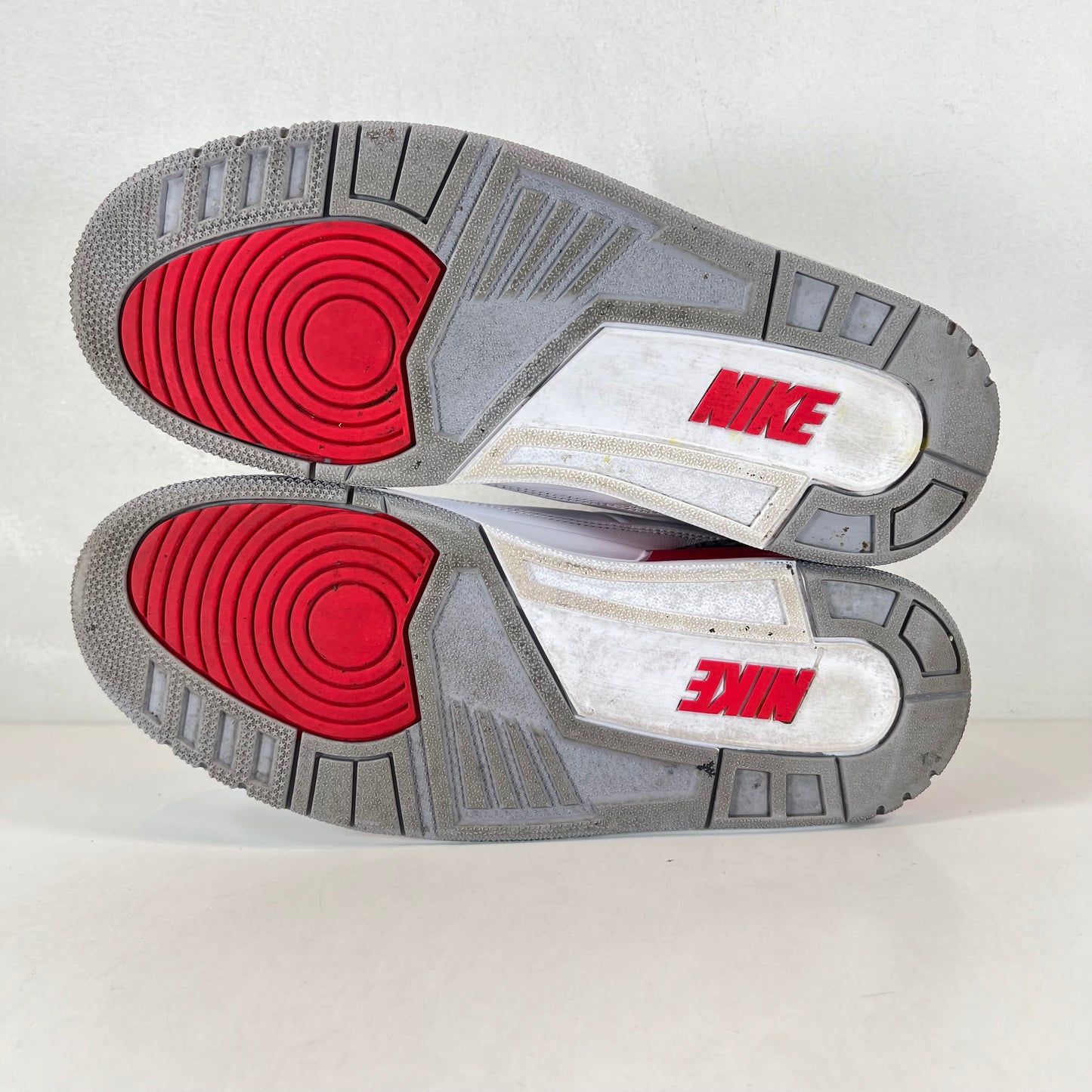 DN3707 160 Jordan 3 Retro Rojo fuego (2022)