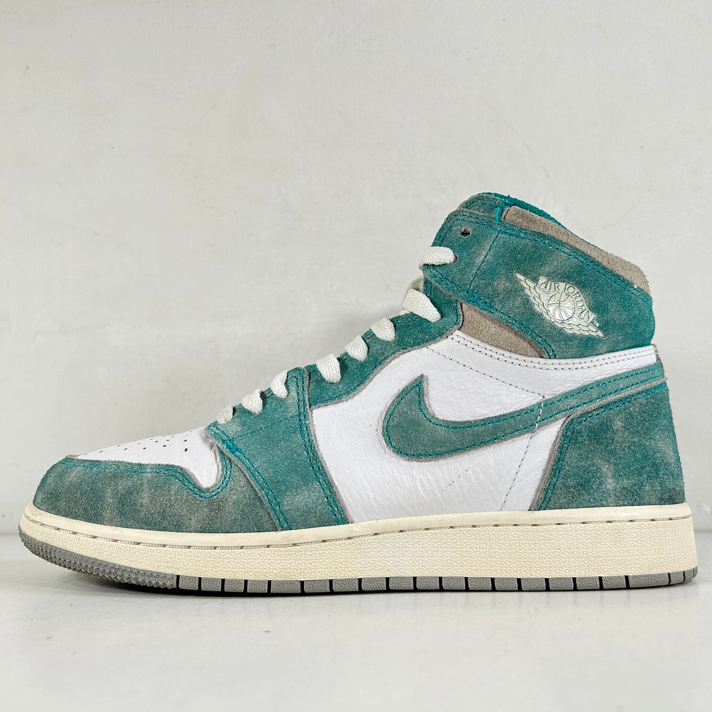 575441 311 Jordan 1 Retro High Turbo Green (GS) [USED] - 7 Y (Used)