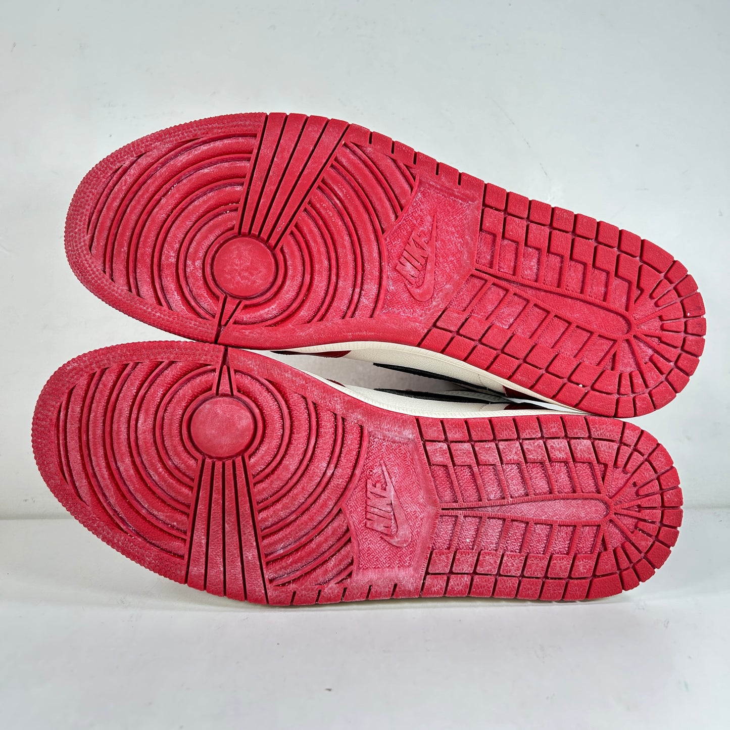 DZ5485 612 Jordan 1 Retro High OG Chicago Lost And Found [USED] - 10.5 M (VNDS)