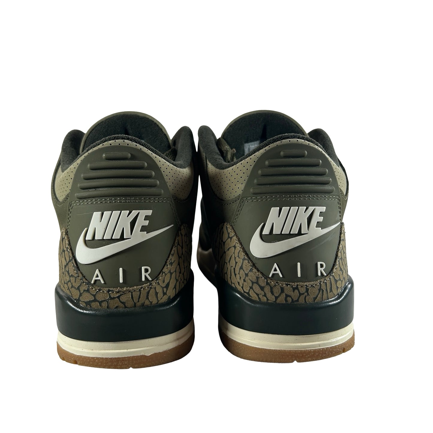 DN3707 202 Jordan 3 Retro Family Affair [USED] - 9 M (Used)