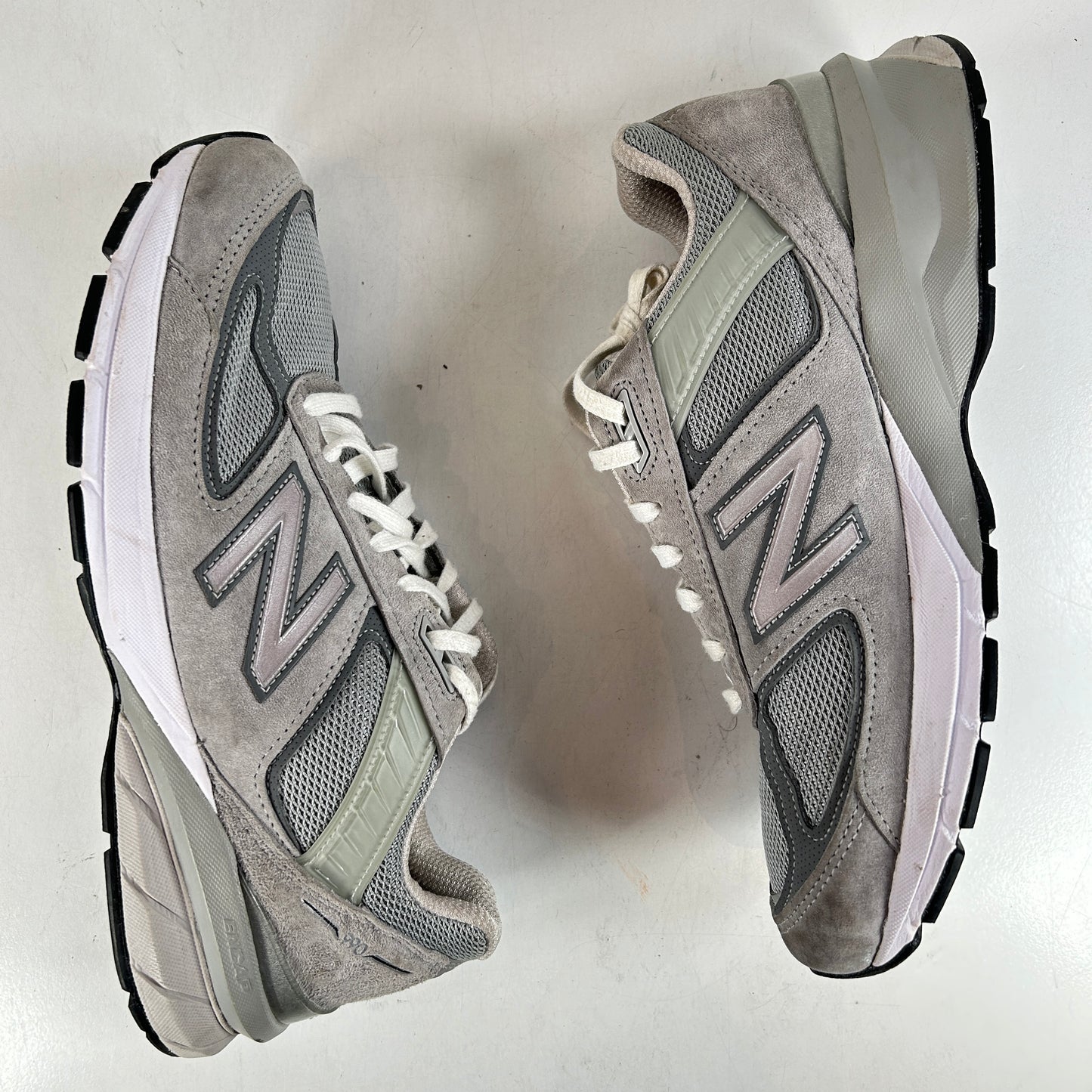 M990GL5 New Balance 990v5 Gris
