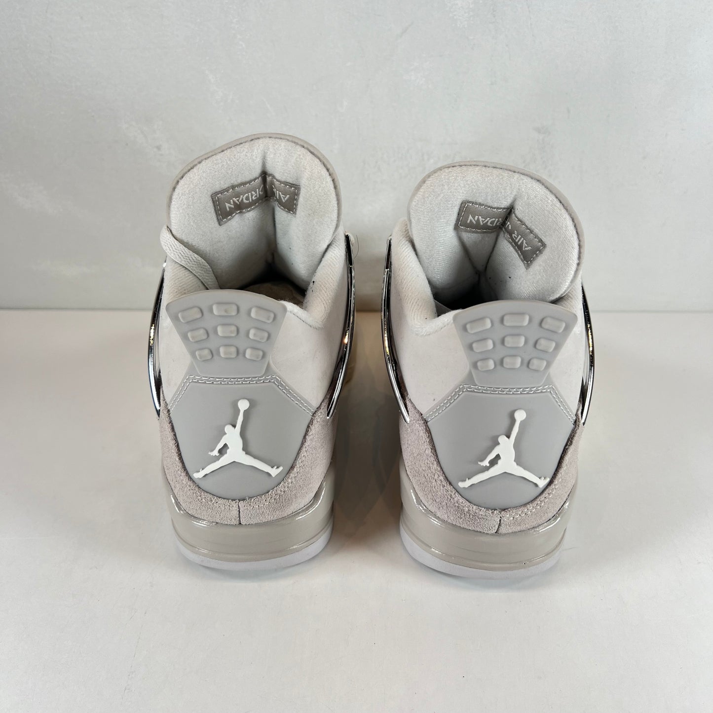 AQ9129 001 Jordan 4 Retro Momentos congelados