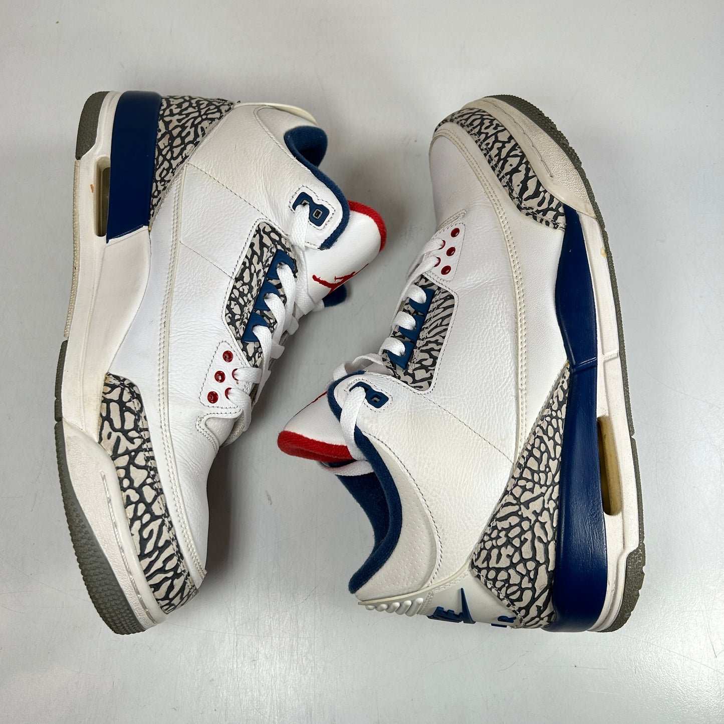 854262 106 Jordan 3 Retro True Blue (2016) [USED] - 11 M (Used)