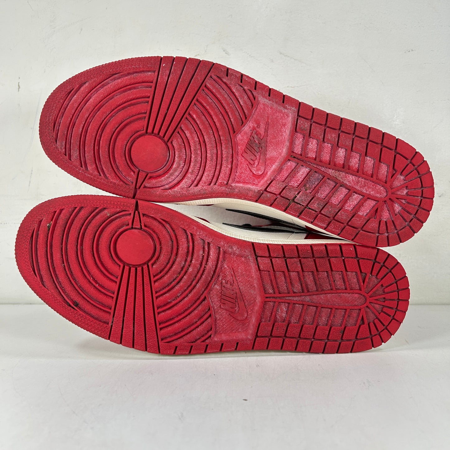 DZ5485 612 Jordan 1 Retro High OG Chicago Lost And Found [USED] - 12 M (Used5)