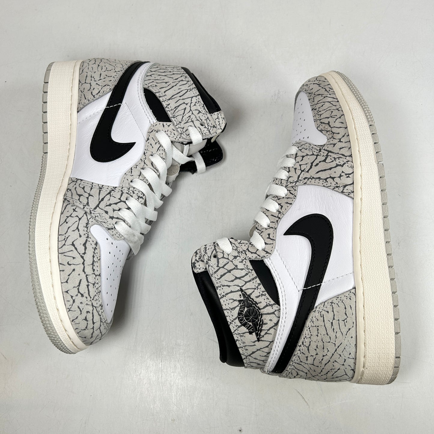 FD1437 052 Jordan 1 Retro High OG White Cement (GS) [USED] - 5 Y (Used) (No Box)