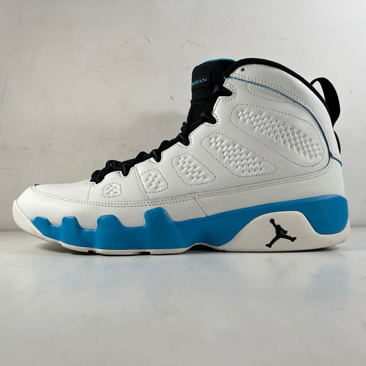 FQ8992 101 Jordan 9 Retro Powder Blue (2024) [USED] - 13 M (Used3)