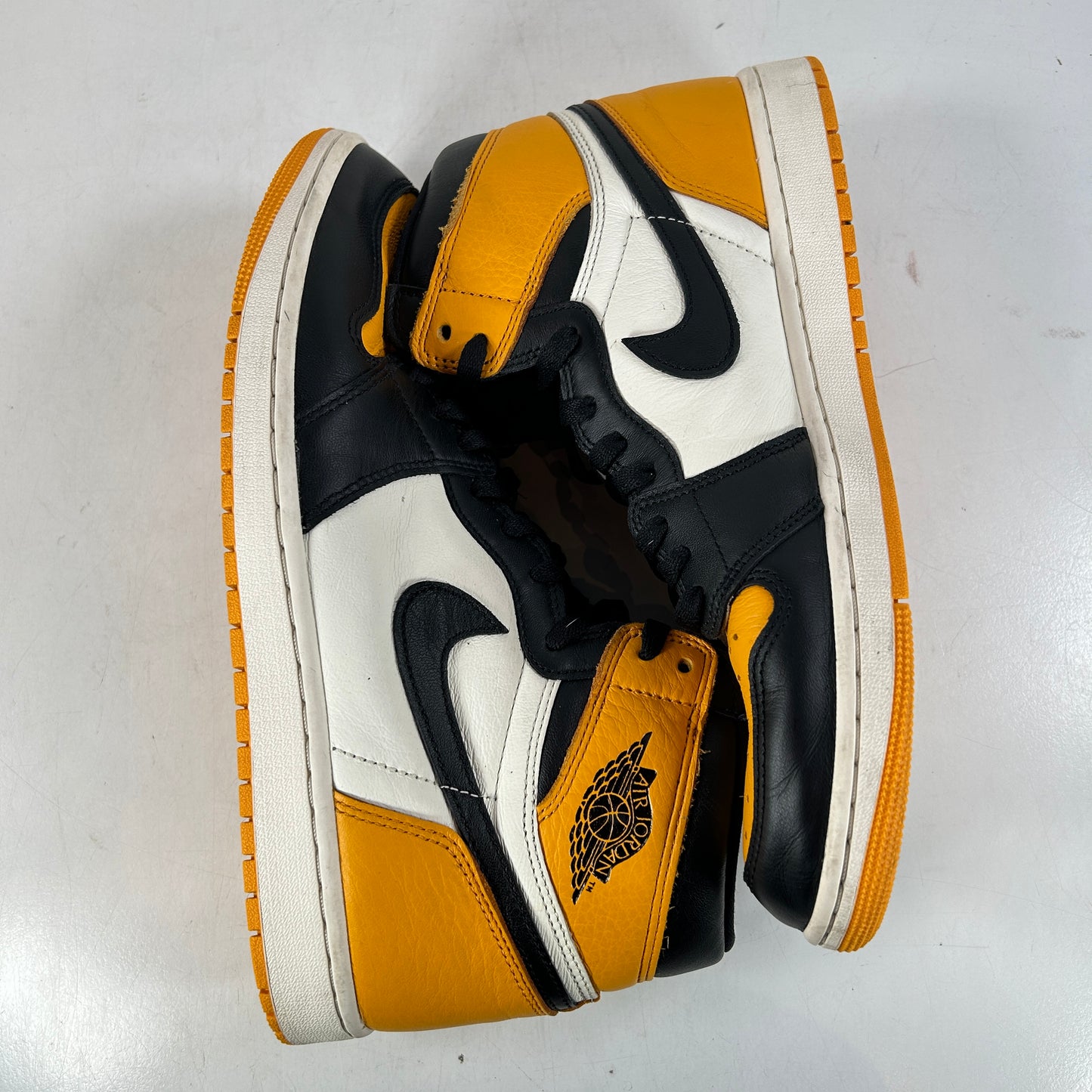 555088 711 Jordan 1 Retro High OG Yellow Toe [USED] - 11.5 M (Used3)