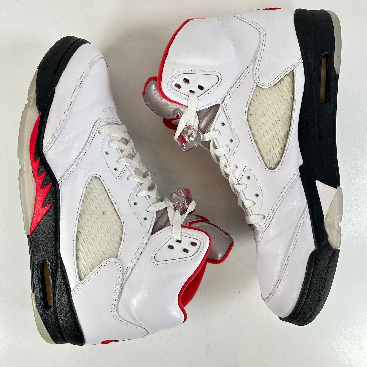 DA1911 102 Jordan 5 Fire Red [USED] - 13 M (Used)