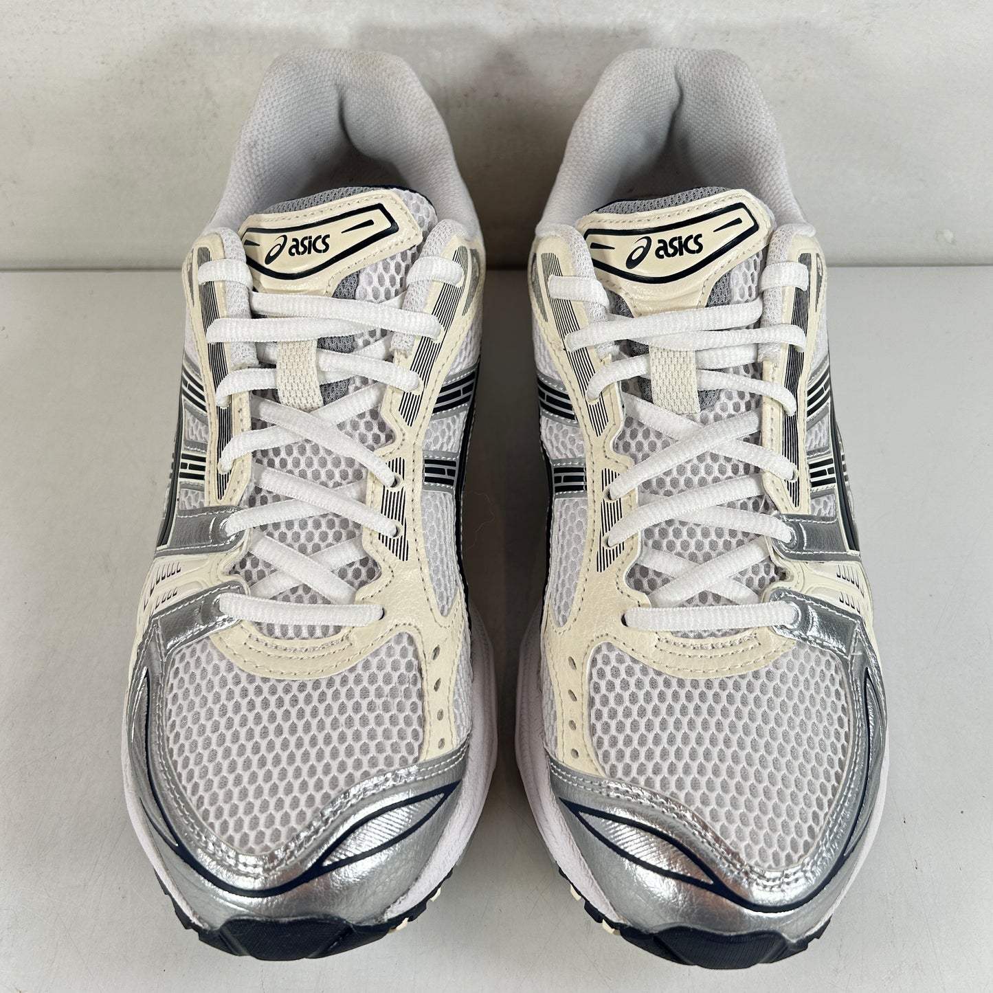 1202A056 109 ASICS Gel-Kayano 14 Blanco Medianoche (Mujeres)