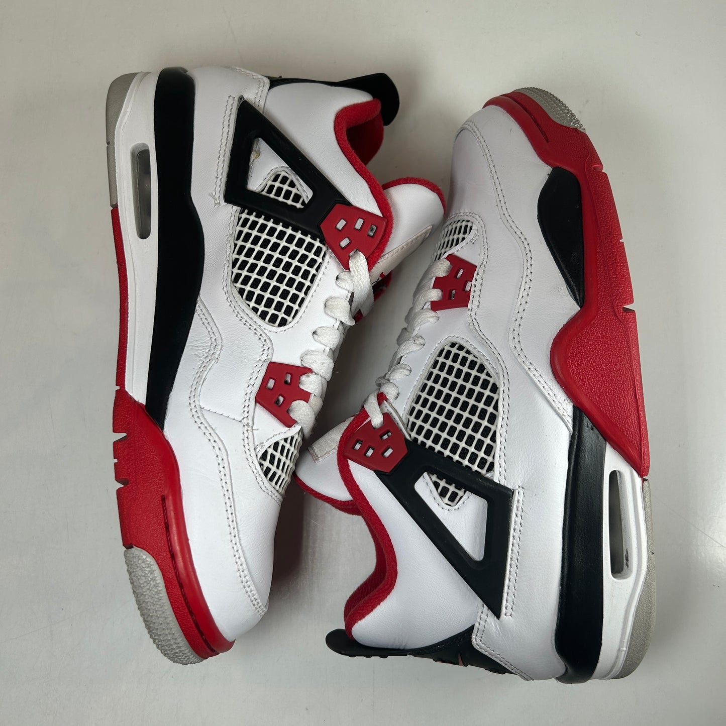 408452 160 Jordan 4 Retro Fire Red (2020) (GS) [USED] - 5.5 Y (Used)
