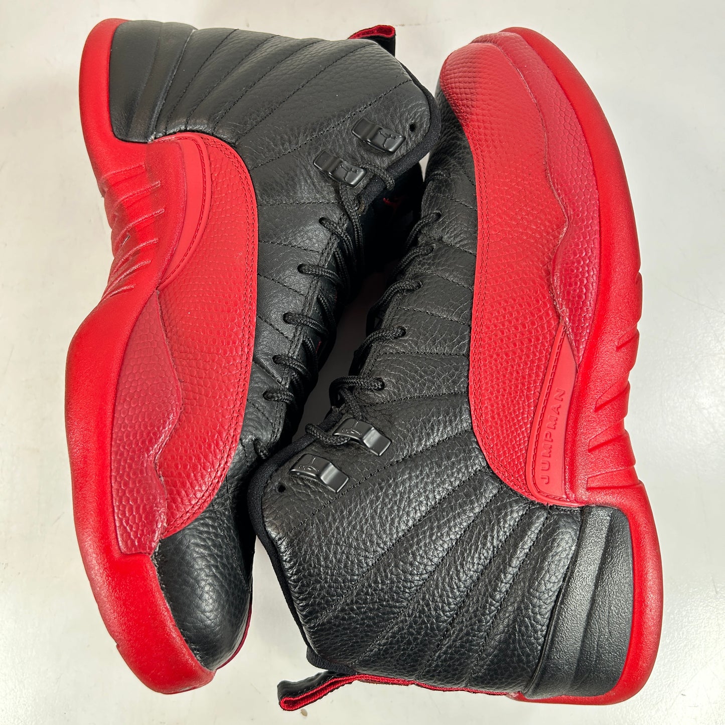 130690 002 Jordan 12 Retro Flu Game (2016) [USED] - 10.5 M (Used)