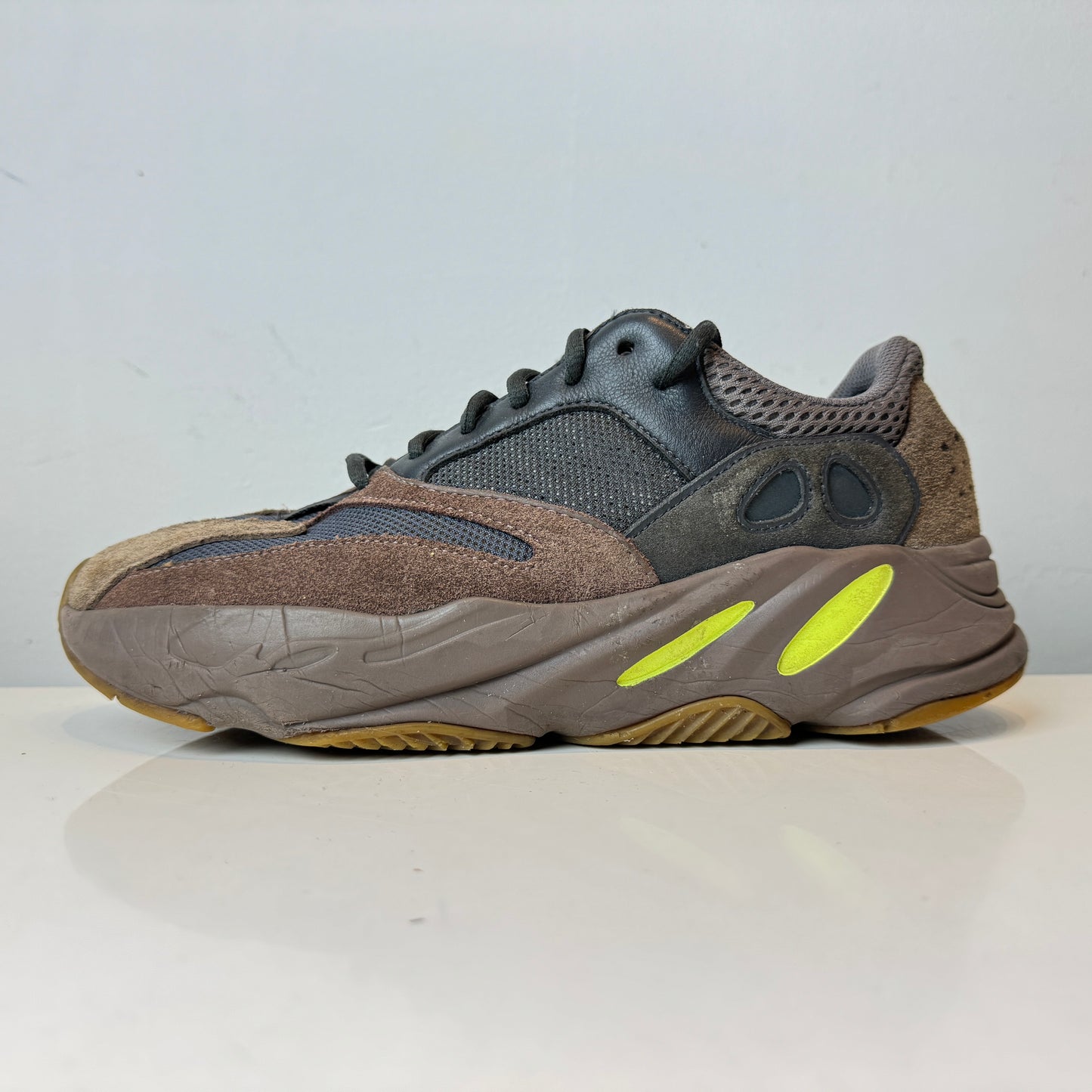EE9614 Yeezy Boost 700 Mauve [USED] - 9 M (Used)